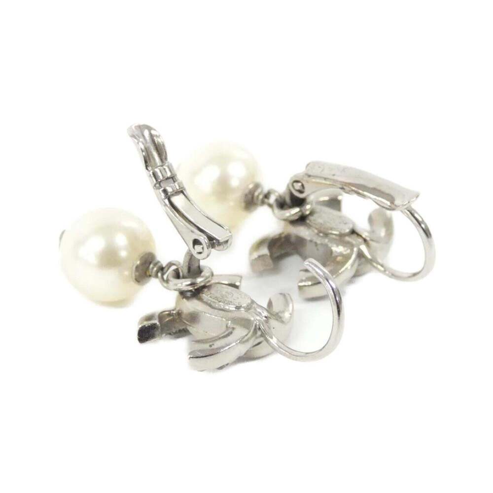 CHANEL Authentic Black Earrings - Picture 3 of 3